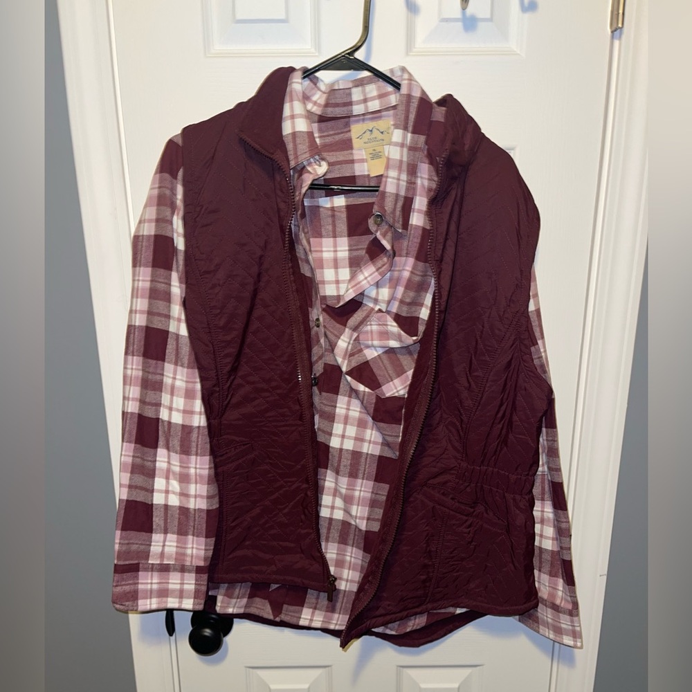 Blue Mountain woman’s XL Burgundy Plaid Jacket and vest. Soft, used, worn twice.